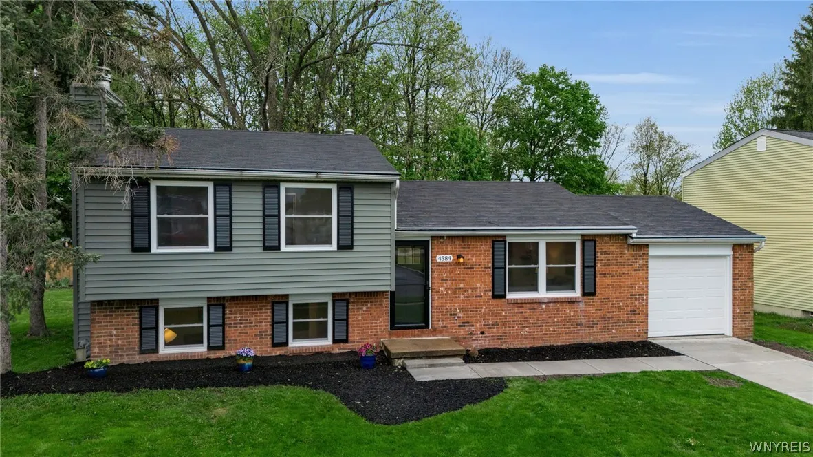 4584 Buckingham Lane, Hamburg, New York 14075, Hamburg, New York 14075, 3 Bedrooms Bedrooms, 7 Rooms Rooms,1 BathroomBathrooms,Residential,Closed,4584 Buckingham Lane, Hamburg, New York 14075,0,B1682191
