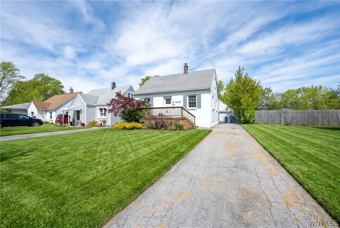 550 Emerson Drive, Amherst, New York 14226, Amherst, New York 14226, 3 Bedrooms Bedrooms, 5 Rooms Rooms,2 BathroomsBathrooms,Residential,For Sale,550 Emerson Drive, Amherst, New York 14226,0,B1682273