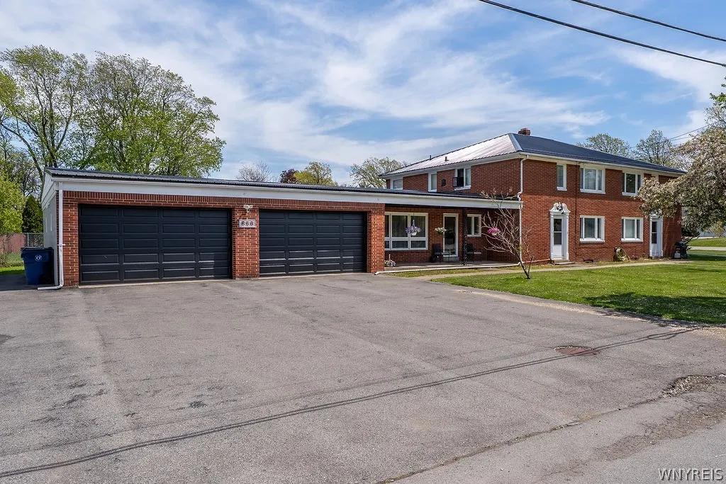 858 Wehrle Drive, Amherst, New York 14221, Amherst, New York 14221, 9 Bedrooms Bedrooms, ,4 BathroomsBathrooms,Residential,For Sale,858 Wehrle Drive, Amherst, New York 14221,0,B1681715