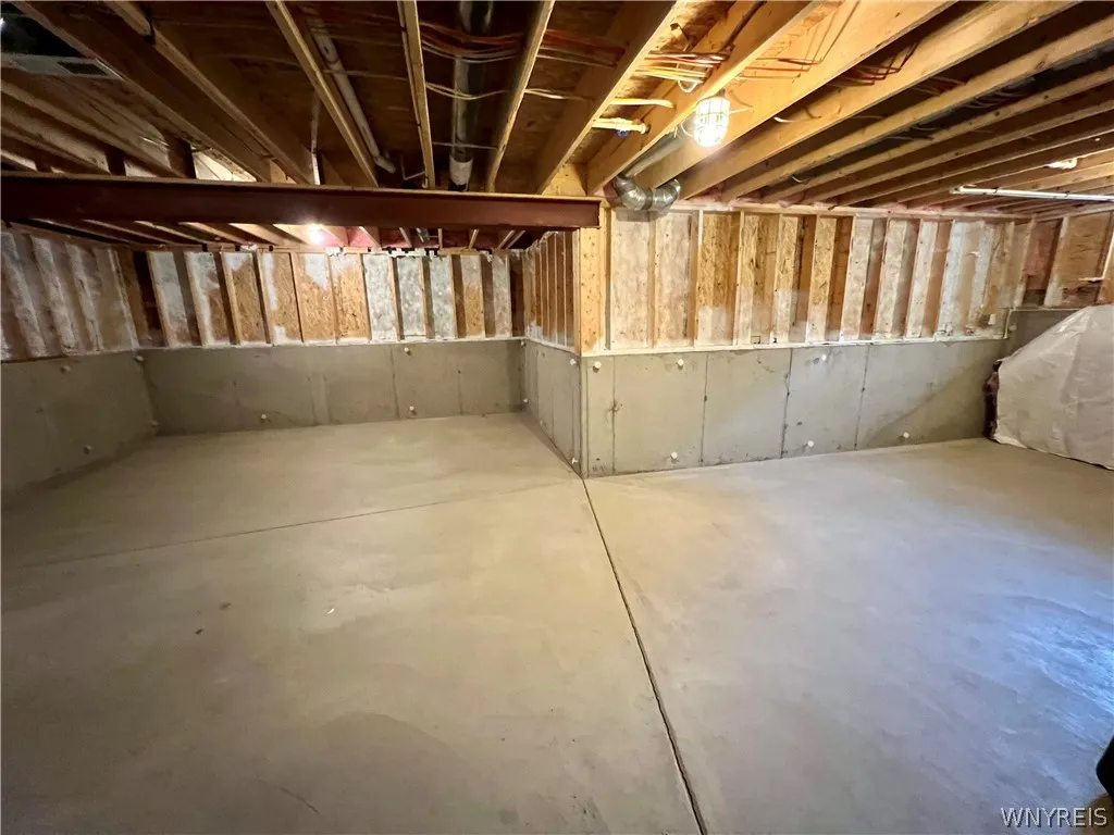 11 Airmont Drive, Orchard Park, New York 14127, Orchard Park, New York 14127, 4 Bedrooms Bedrooms, 9 Rooms Rooms,2 BathroomsBathrooms,Residential,For Sale,11 Airmont Drive, Orchard Park, New York 14127,0,B1673869