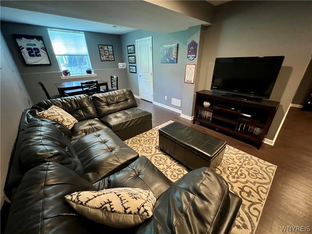 11 Airmont Drive, Orchard Park, New York 14127, Orchard Park, New York 14127, 4 Bedrooms Bedrooms, 9 Rooms Rooms,2 BathroomsBathrooms,Residential,For Sale,11 Airmont Drive, Orchard Park, New York 14127,0,B1673869