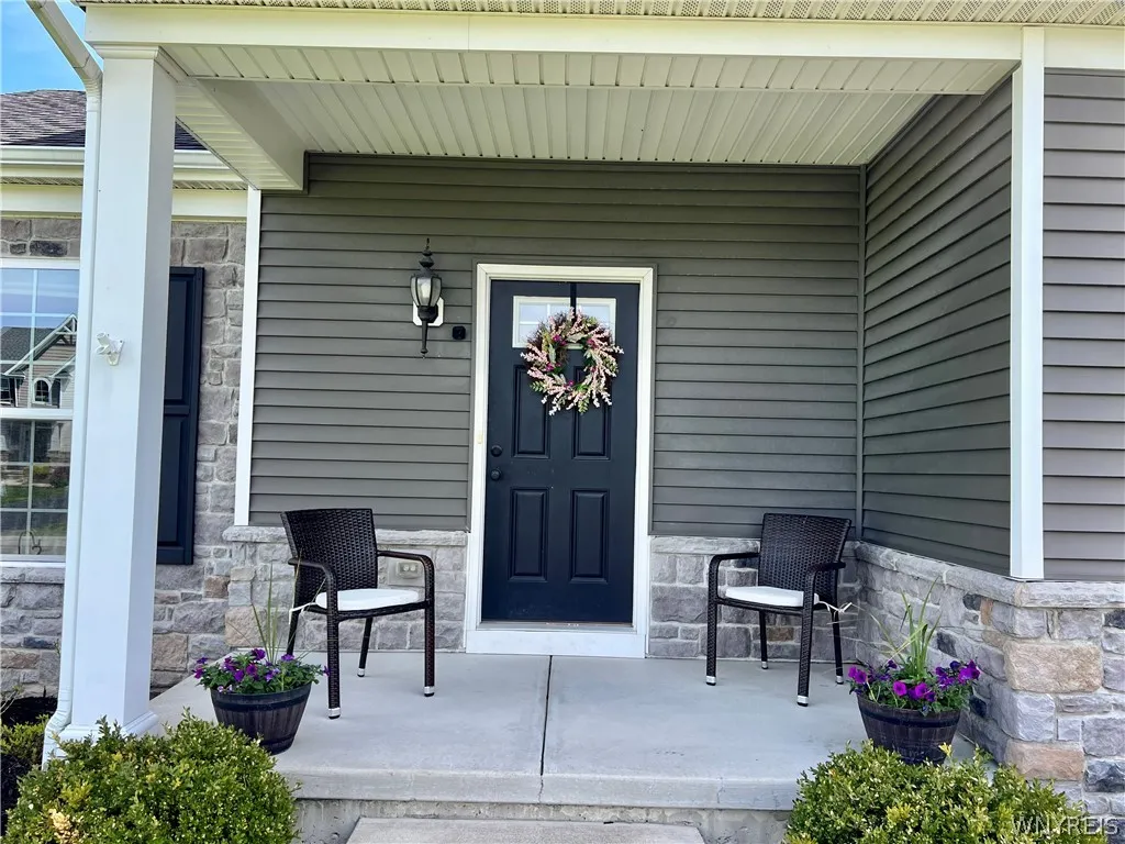 11 Airmont Drive, Orchard Park, New York 14127, Orchard Park, New York 14127, 4 Bedrooms Bedrooms, 9 Rooms Rooms,2 BathroomsBathrooms,Residential,For Sale,11 Airmont Drive, Orchard Park, New York 14127,0,B1673869