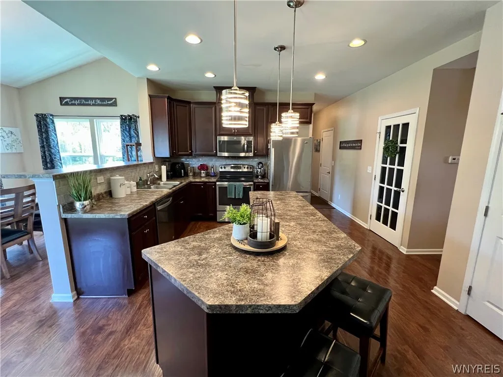11 Airmont Drive, Orchard Park, New York 14127, Orchard Park, New York 14127, 4 Bedrooms Bedrooms, 9 Rooms Rooms,2 BathroomsBathrooms,Residential,For Sale,11 Airmont Drive, Orchard Park, New York 14127,0,B1673869