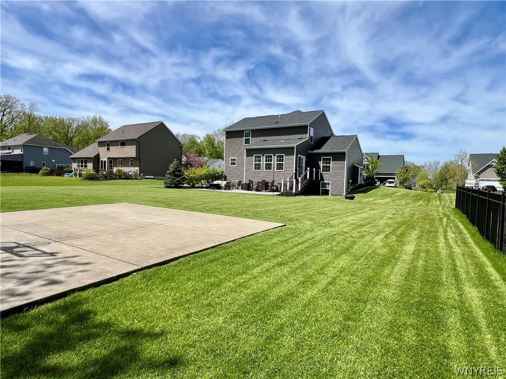 11 Airmont Drive, Orchard Park, New York 14127, Orchard Park, New York 14127, 4 Bedrooms Bedrooms, 9 Rooms Rooms,2 BathroomsBathrooms,Residential,For Sale,11 Airmont Drive, Orchard Park, New York 14127,0,B1673869