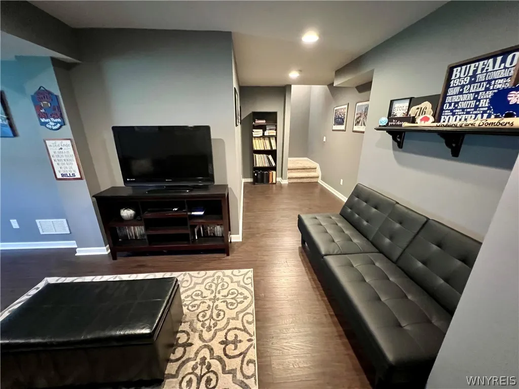 11 Airmont Drive, Orchard Park, New York 14127, Orchard Park, New York 14127, 4 Bedrooms Bedrooms, 9 Rooms Rooms,2 BathroomsBathrooms,Residential,For Sale,11 Airmont Drive, Orchard Park, New York 14127,0,B1673869