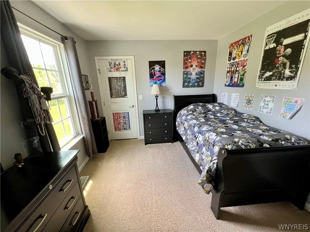 11 Airmont Drive, Orchard Park, New York 14127, Orchard Park, New York 14127, 4 Bedrooms Bedrooms, 9 Rooms Rooms,2 BathroomsBathrooms,Residential,For Sale,11 Airmont Drive, Orchard Park, New York 14127,0,B1673869
