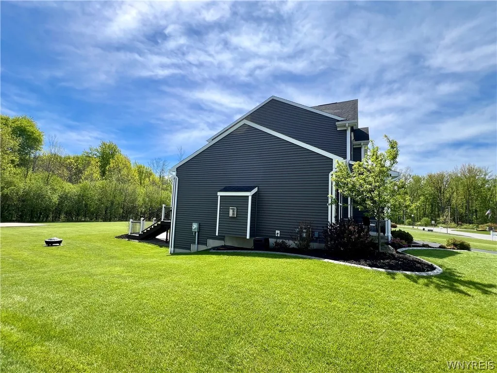 11 Airmont Drive, Orchard Park, New York 14127, Orchard Park, New York 14127, 4 Bedrooms Bedrooms, 9 Rooms Rooms,2 BathroomsBathrooms,Residential,For Sale,11 Airmont Drive, Orchard Park, New York 14127,0,B1673869