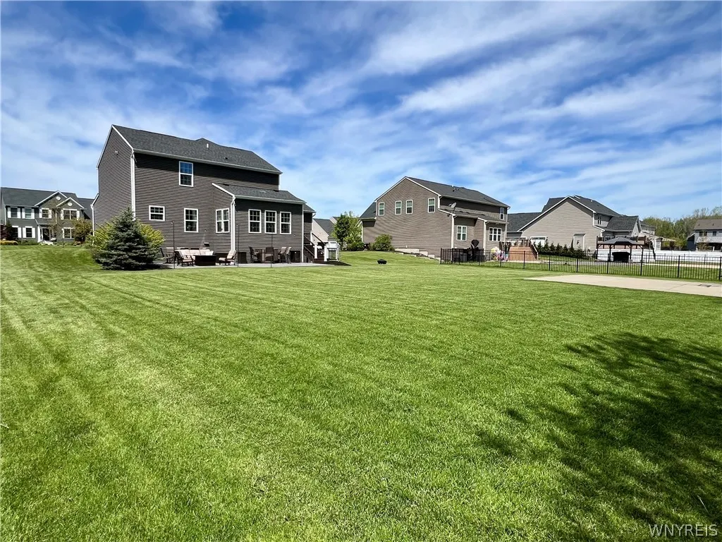 11 Airmont Drive, Orchard Park, New York 14127, Orchard Park, New York 14127, 4 Bedrooms Bedrooms, 9 Rooms Rooms,2 BathroomsBathrooms,Residential,For Sale,11 Airmont Drive, Orchard Park, New York 14127,0,B1673869