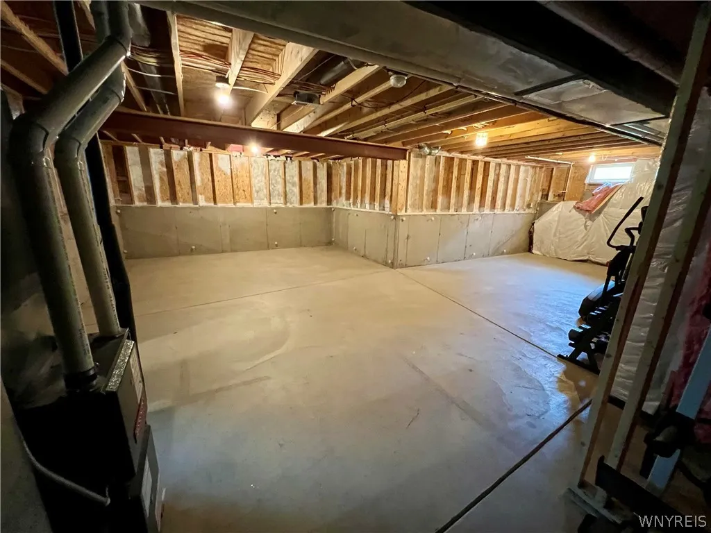 11 Airmont Drive, Orchard Park, New York 14127, Orchard Park, New York 14127, 4 Bedrooms Bedrooms, 9 Rooms Rooms,2 BathroomsBathrooms,Residential,For Sale,11 Airmont Drive, Orchard Park, New York 14127,0,B1673869