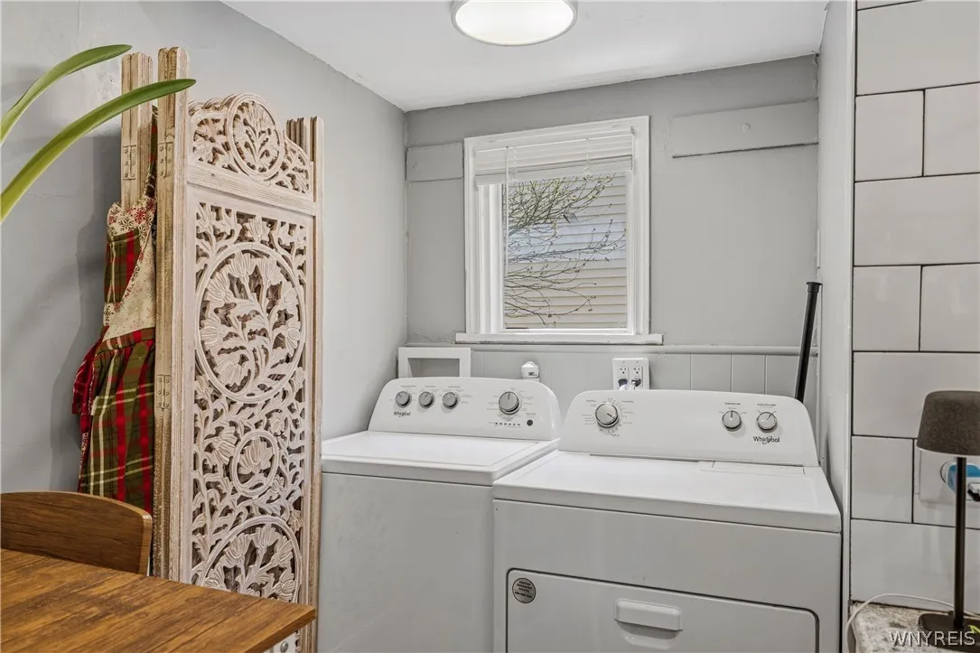 180 Richmond Avenue, Buffalo, New York 14222, Buffalo, New York 14222, 7 Bedrooms Bedrooms, ,4 BathroomsBathrooms,Residential,For Sale,180 Richmond Avenue, Buffalo, New York 14222,0,B1676154