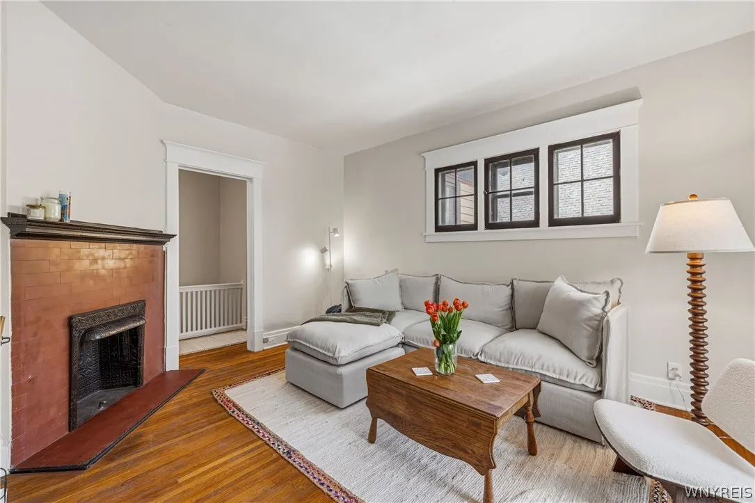 180 Richmond Avenue, Buffalo, New York 14222, Buffalo, New York 14222, 7 Bedrooms Bedrooms, ,4 BathroomsBathrooms,Residential,For Sale,180 Richmond Avenue, Buffalo, New York 14222,0,B1676154