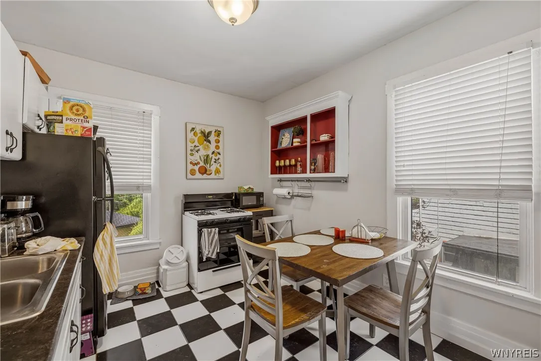 180 Richmond Avenue, Buffalo, New York 14222, Buffalo, New York 14222, 7 Bedrooms Bedrooms, ,4 BathroomsBathrooms,Residential,For Sale,180 Richmond Avenue, Buffalo, New York 14222,0,B1676154