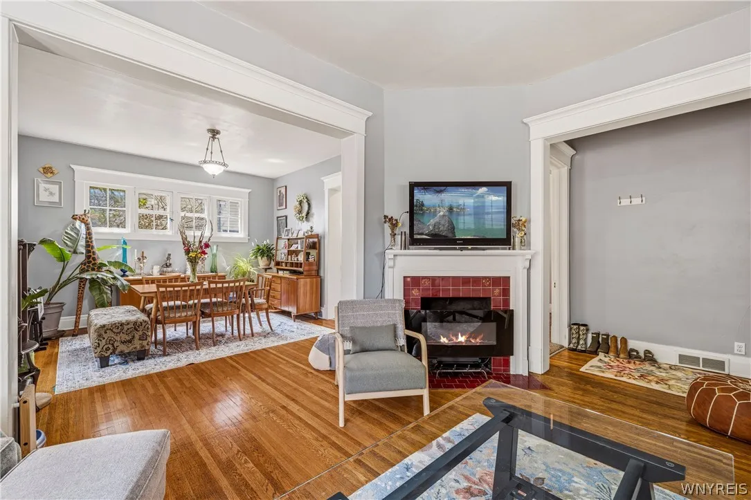 180 Richmond Avenue, Buffalo, New York 14222, Buffalo, New York 14222, 7 Bedrooms Bedrooms, ,4 BathroomsBathrooms,Residential,For Sale,180 Richmond Avenue, Buffalo, New York 14222,0,B1676154