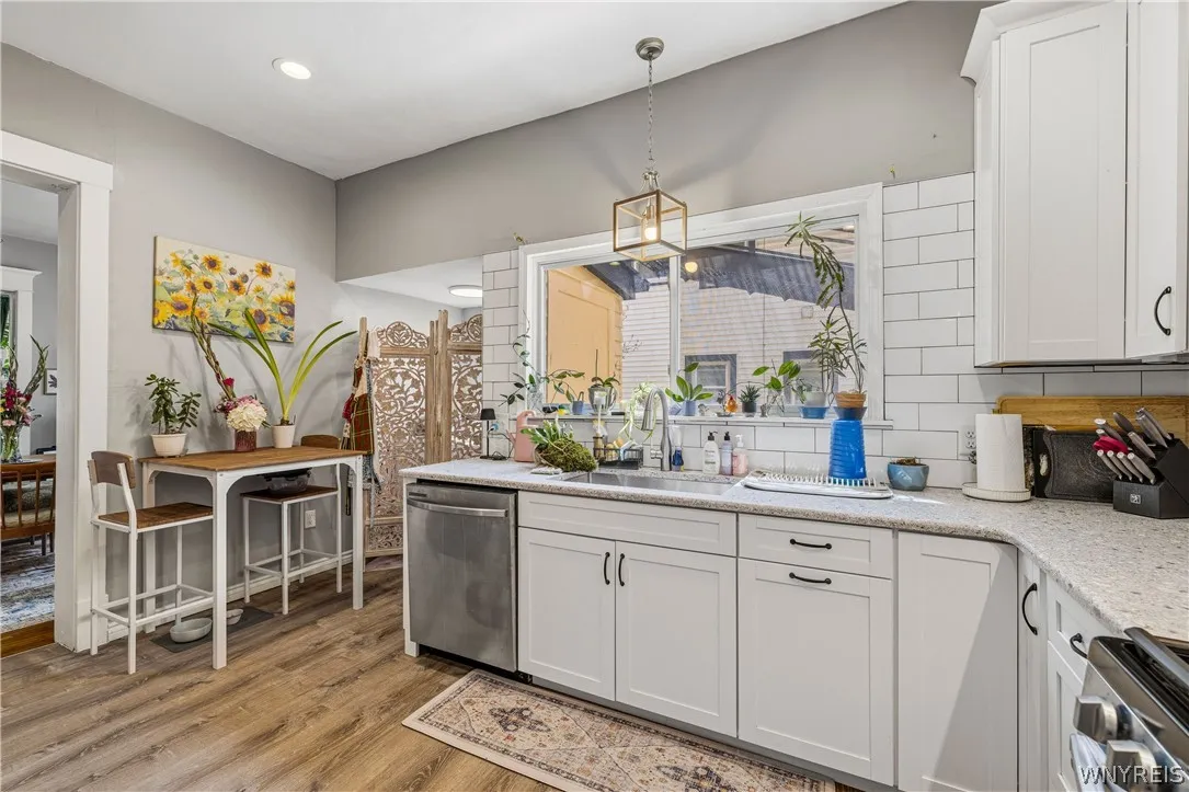 180 Richmond Avenue, Buffalo, New York 14222, Buffalo, New York 14222, 7 Bedrooms Bedrooms, ,4 BathroomsBathrooms,Residential,For Sale,180 Richmond Avenue, Buffalo, New York 14222,0,B1676154
