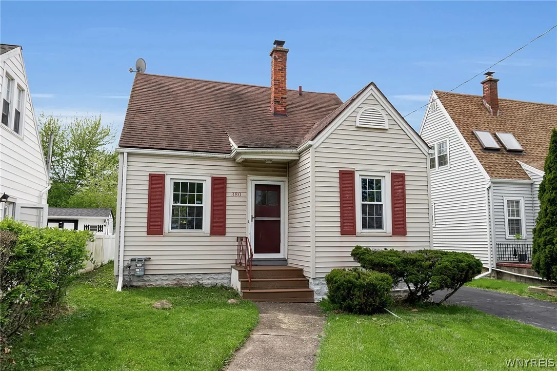 380 Springville Avenue, Amherst, New York 14226, Amherst, New York 14226, 3 Bedrooms Bedrooms, 5 Rooms Rooms,1 BathroomBathrooms,Residential,For Sale,380 Springville Avenue, Amherst, New York 14226,0,B1682271