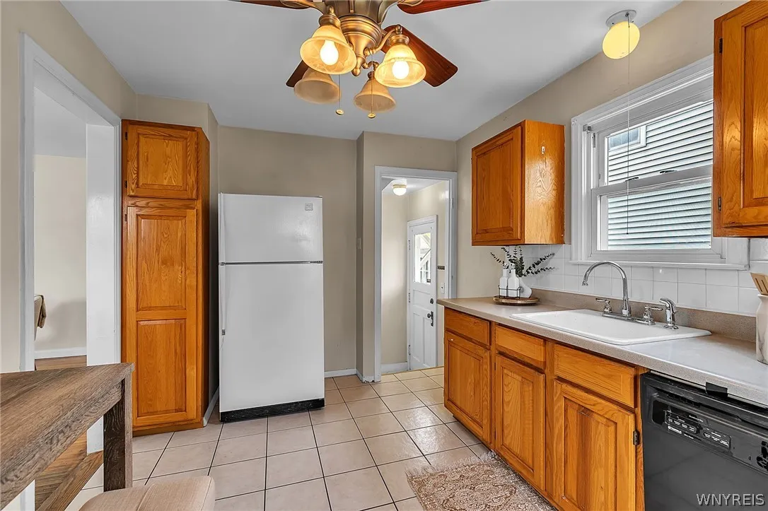 380 Springville Avenue, Amherst, New York 14226, Amherst, New York 14226, 3 Bedrooms Bedrooms, 5 Rooms Rooms,1 BathroomBathrooms,Residential,For Sale,380 Springville Avenue, Amherst, New York 14226,0,B1682271