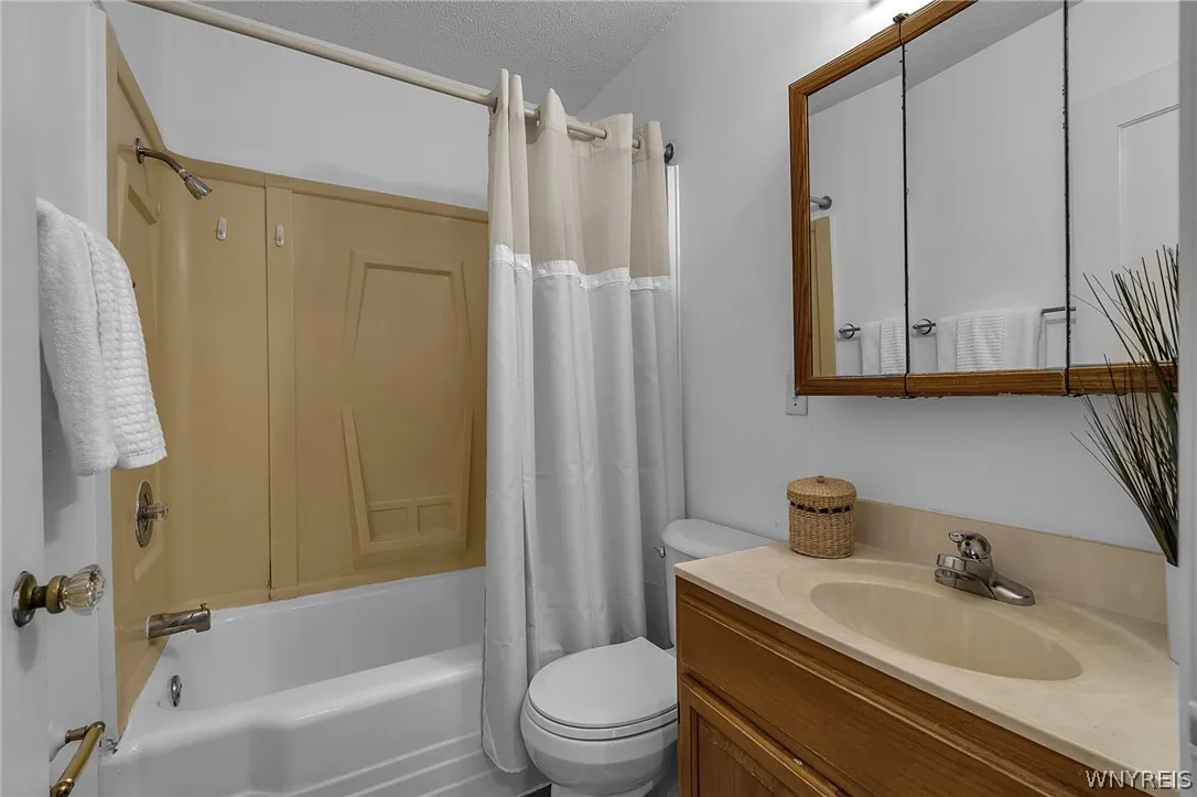 380 Springville Avenue, Amherst, New York 14226, Amherst, New York 14226, 3 Bedrooms Bedrooms, 5 Rooms Rooms,1 BathroomBathrooms,Residential,For Sale,380 Springville Avenue, Amherst, New York 14226,0,B1682271