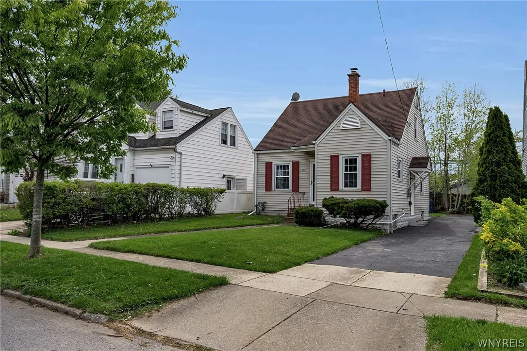 380 Springville Avenue, Amherst, New York 14226, Amherst, New York 14226, 3 Bedrooms Bedrooms, 5 Rooms Rooms,1 BathroomBathrooms,Residential,For Sale,380 Springville Avenue, Amherst, New York 14226,0,B1682271