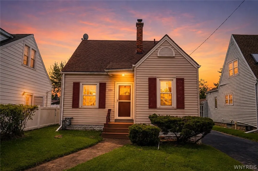 380 Springville Avenue, Amherst, New York 14226, Amherst, New York 14226, 3 Bedrooms Bedrooms, 5 Rooms Rooms,1 BathroomBathrooms,Residential,For Sale,380 Springville Avenue, Amherst, New York 14226,0,B1682271