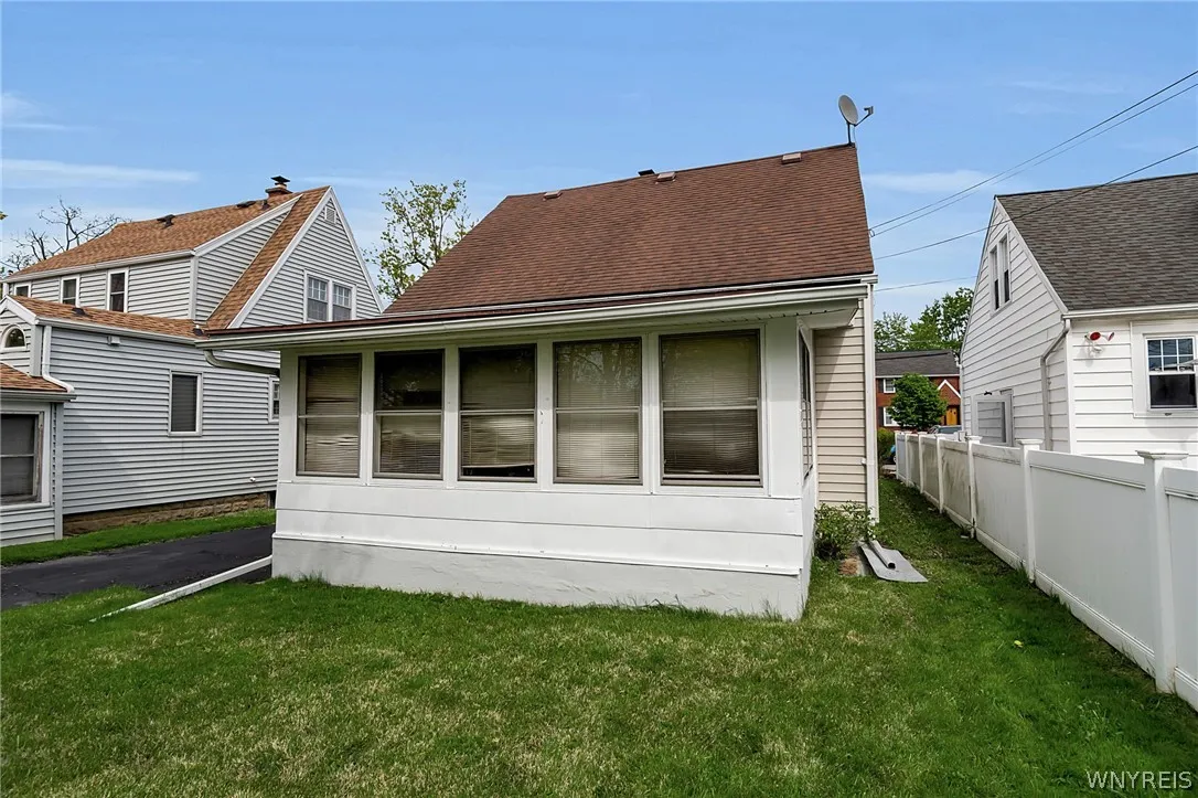 380 Springville Avenue, Amherst, New York 14226, Amherst, New York 14226, 3 Bedrooms Bedrooms, 5 Rooms Rooms,1 BathroomBathrooms,Residential,For Sale,380 Springville Avenue, Amherst, New York 14226,0,B1682271
