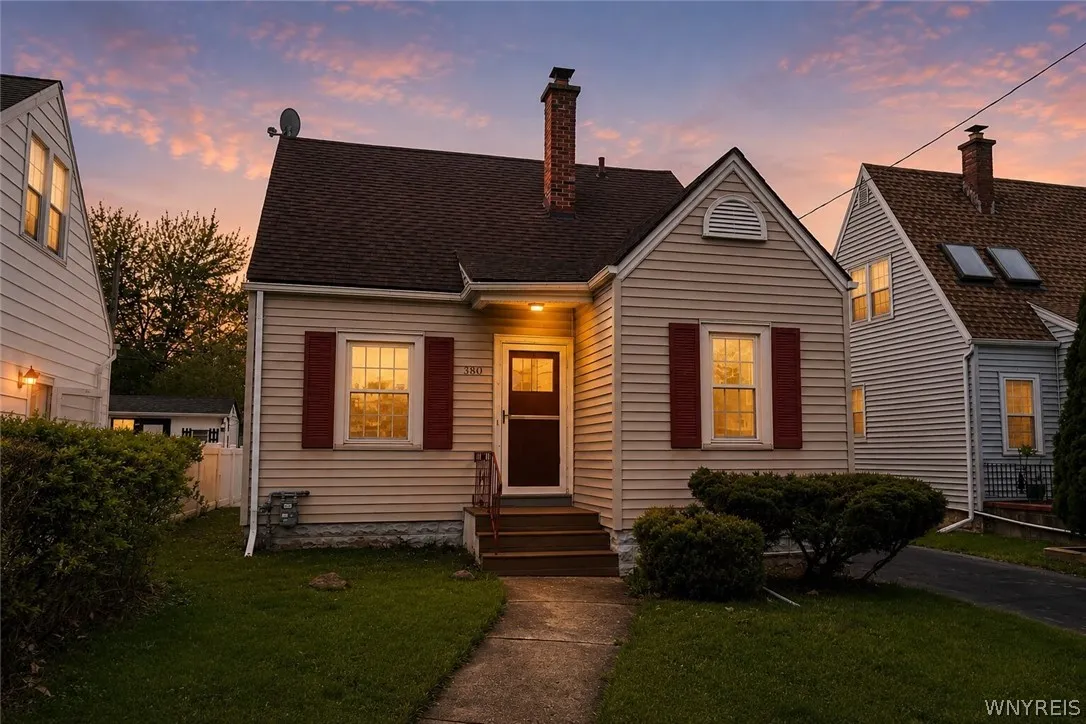 380 Springville Avenue, Amherst, New York 14226, Amherst, New York 14226, 3 Bedrooms Bedrooms, 5 Rooms Rooms,1 BathroomBathrooms,Residential,For Sale,380 Springville Avenue, Amherst, New York 14226,0,B1682271