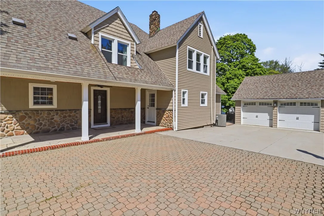 6420 West Quaker Street, Orchard Park, New York 14, Orchard Park, New York 14127, 4 Bedrooms Bedrooms, 9 Rooms Rooms,1 BathroomBathrooms,Residential,For Sale,6420 West Quaker Street, Orchard Park, New York 14,0,B1680926