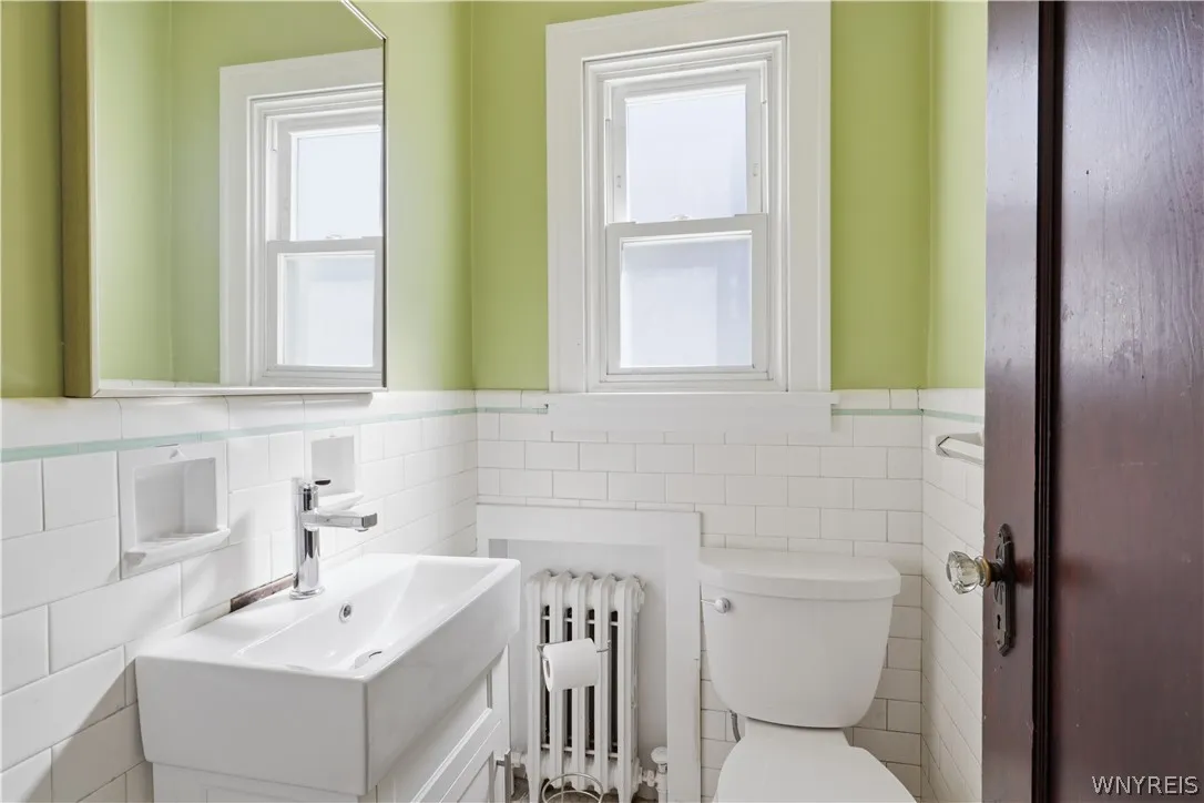 6420 West Quaker Street, Orchard Park, New York 14, Orchard Park, New York 14127, 4 Bedrooms Bedrooms, 9 Rooms Rooms,1 BathroomBathrooms,Residential,For Sale,6420 West Quaker Street, Orchard Park, New York 14,0,B1680926