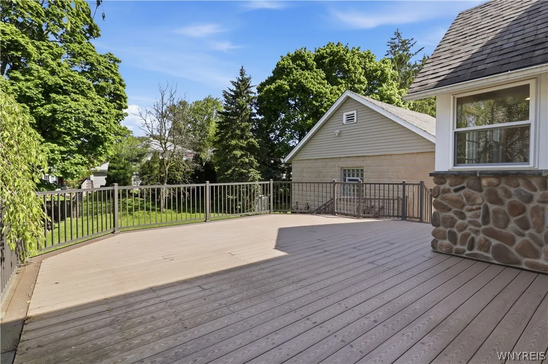 6420 West Quaker Street, Orchard Park, New York 14, Orchard Park, New York 14127, 4 Bedrooms Bedrooms, 9 Rooms Rooms,1 BathroomBathrooms,Residential,For Sale,6420 West Quaker Street, Orchard Park, New York 14,0,B1680926
