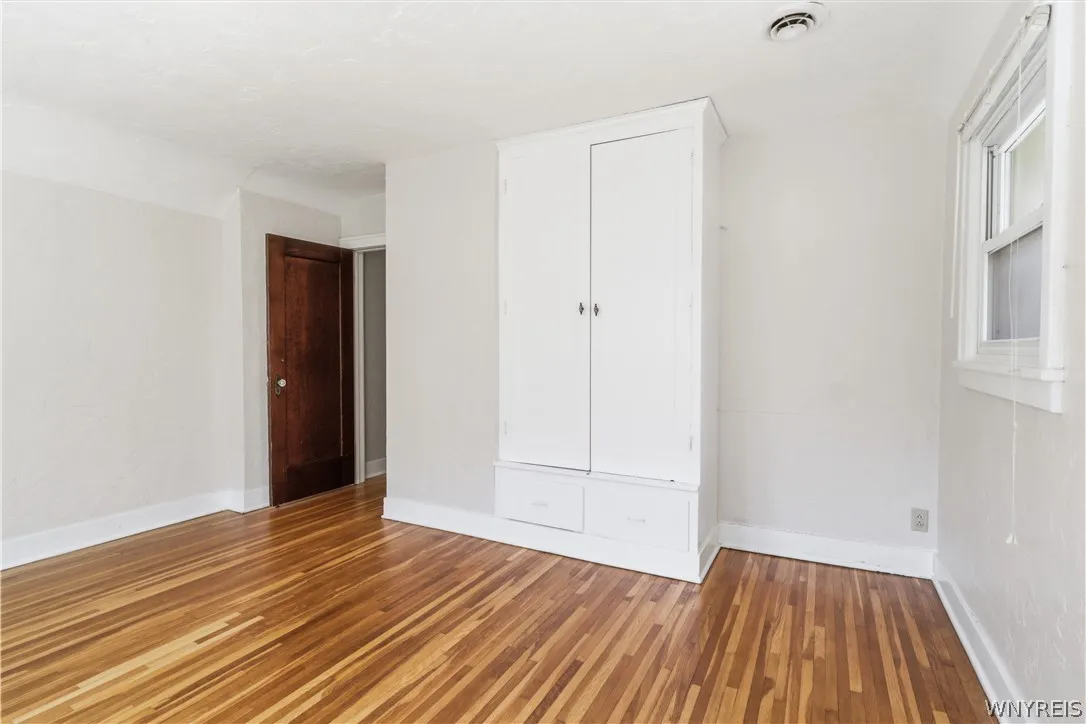 6420 West Quaker Street, Orchard Park, New York 14, Orchard Park, New York 14127, 4 Bedrooms Bedrooms, 9 Rooms Rooms,1 BathroomBathrooms,Residential,For Sale,6420 West Quaker Street, Orchard Park, New York 14,0,B1680926