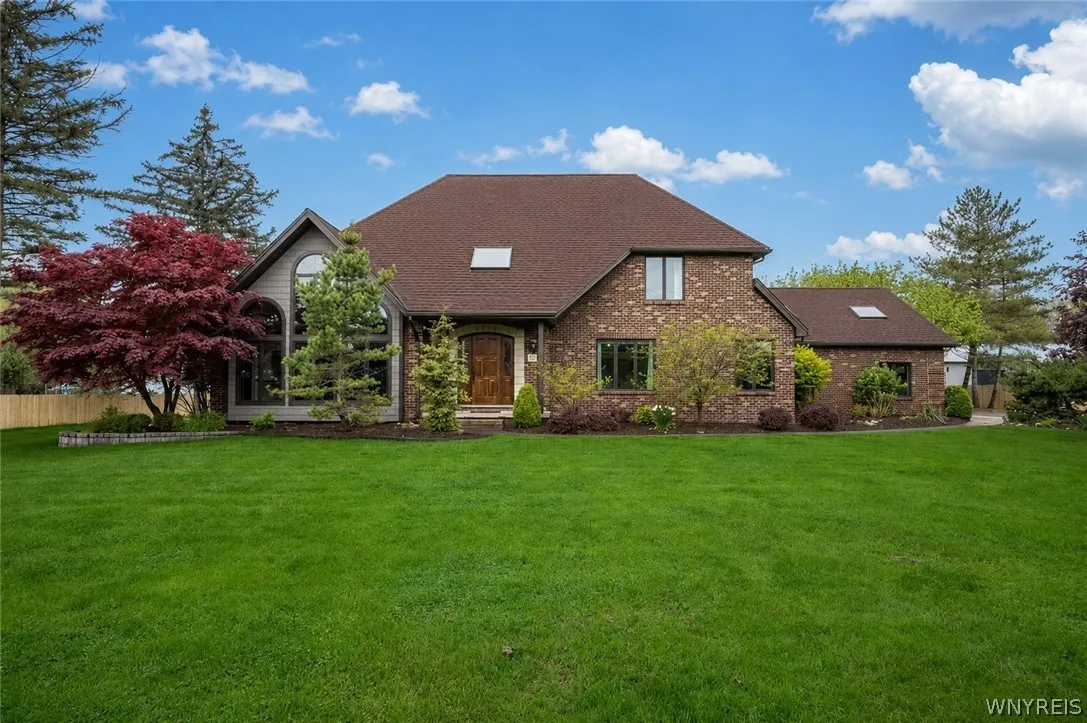 4950 East River Road, Grand Island, New York 14072, Grand Island, New York 14072, 4 Bedroom Bedrooms, 11 Room Rooms,3 BathroomBathrooms,Residential,Closed,4950 East River Road, Grand Island, New York 14072,0,B1680856