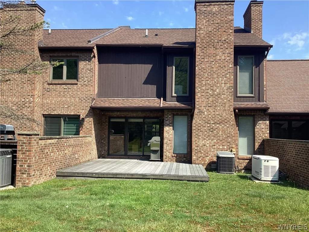 122 Hidden Ridge, Amherst, New York 14221, Amherst, New York 14221, 3 Bedrooms Bedrooms, 7 Rooms Rooms,2 BathroomsBathrooms,Residential,For Sale,122 Hidden Ridge, Amherst, New York 14221,0,B1682426