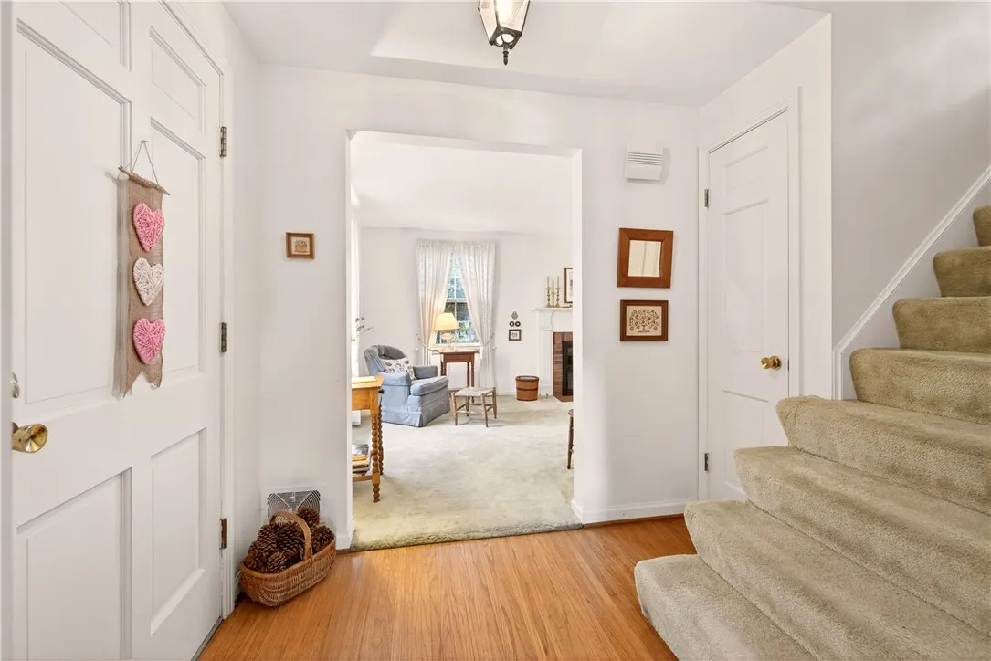 33 Hawley Dr Drive, Webster, New York 14580, Webster, New York 14580, 4 Bedrooms Bedrooms, 8 Rooms Rooms,1 BathroomBathrooms,Residential,For Sale,33 Hawley Dr Drive, Webster, New York 14580,0,R1682632