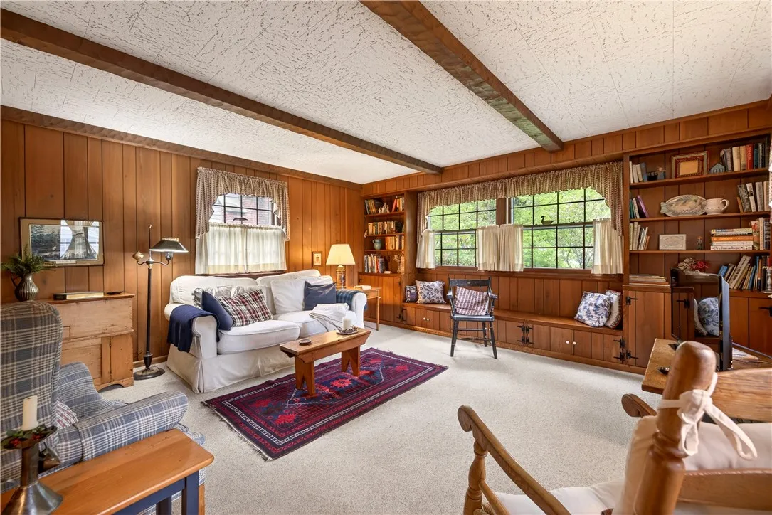 33 Hawley Dr Drive, Webster, New York 14580, Webster, New York 14580, 4 Bedrooms Bedrooms, 8 Rooms Rooms,1 BathroomBathrooms,Residential,For Sale,33 Hawley Dr Drive, Webster, New York 14580,0,R1682632
