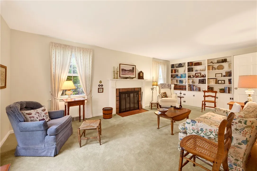 33 Hawley Dr Drive, Webster, New York 14580, Webster, New York 14580, 4 Bedrooms Bedrooms, 8 Rooms Rooms,1 BathroomBathrooms,Residential,For Sale,33 Hawley Dr Drive, Webster, New York 14580,0,R1682632