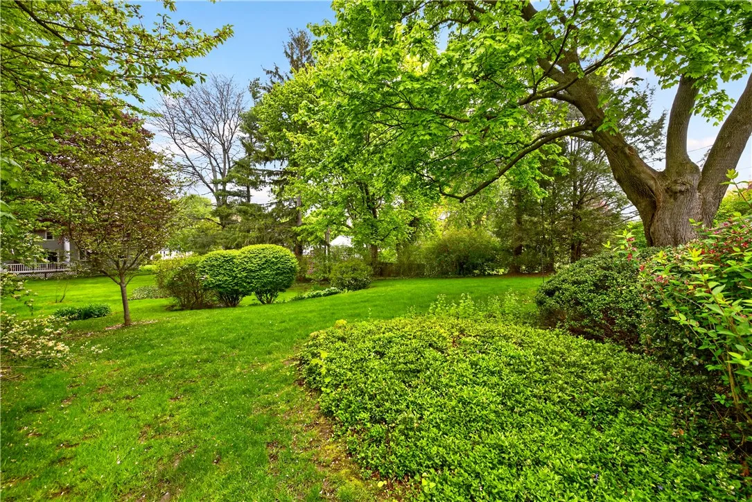 33 Hawley Dr Drive, Webster, New York 14580, Webster, New York 14580, 4 Bedrooms Bedrooms, 8 Rooms Rooms,1 BathroomBathrooms,Residential,For Sale,33 Hawley Dr Drive, Webster, New York 14580,0,R1682632