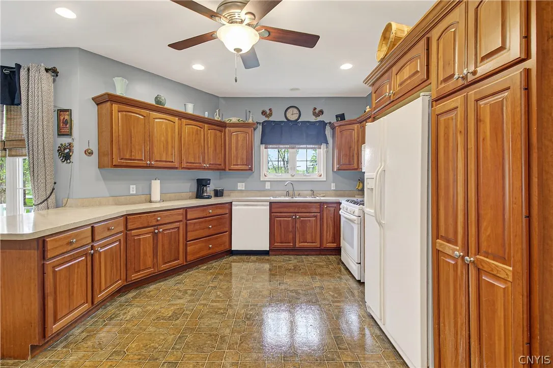 7338 Railroad St, Marcy, New York 13469, Marcy, New York 13469, 3 Bedrooms Bedrooms, 10 Rooms Rooms,2 BathroomsBathrooms,Residential,For Sale,7338 Railroad St, Marcy, New York 13469,0,S1680790