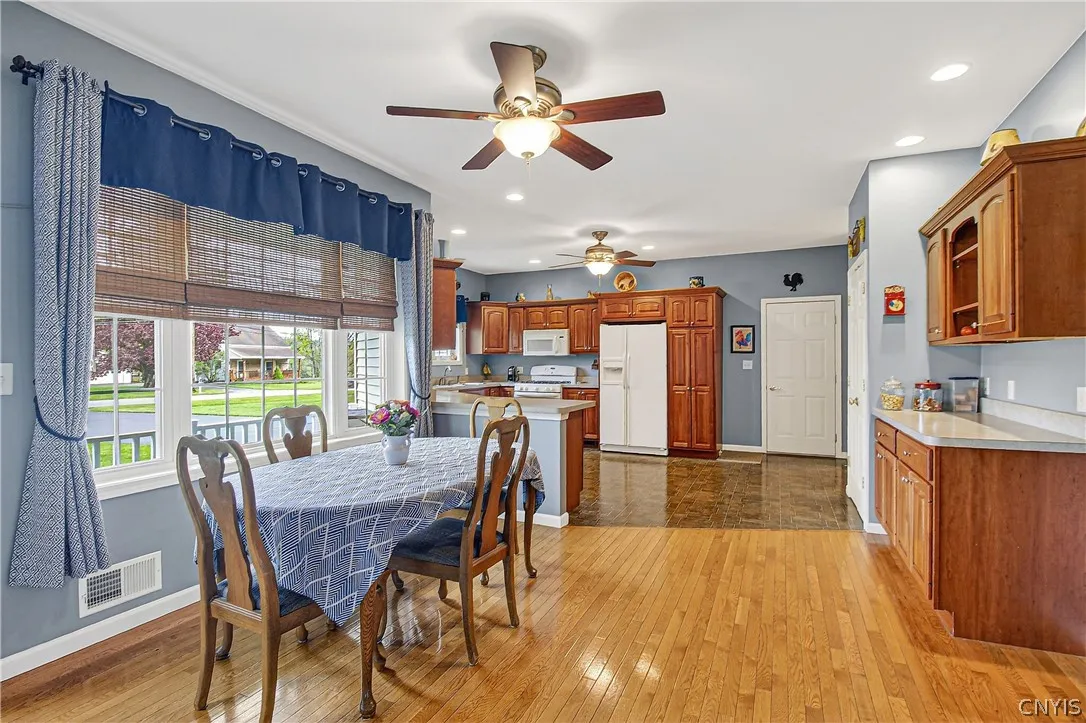 7338 Railroad St, Marcy, New York 13469, Marcy, New York 13469, 3 Bedrooms Bedrooms, 10 Rooms Rooms,2 BathroomsBathrooms,Residential,For Sale,7338 Railroad St, Marcy, New York 13469,0,S1680790