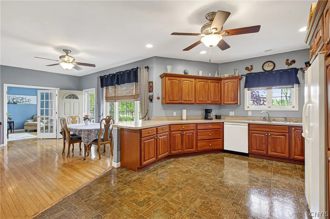 7338 Railroad St, Marcy, New York 13469, Marcy, New York 13469, 3 Bedrooms Bedrooms, 10 Rooms Rooms,2 BathroomsBathrooms,Residential,For Sale,7338 Railroad St, Marcy, New York 13469,0,S1680790