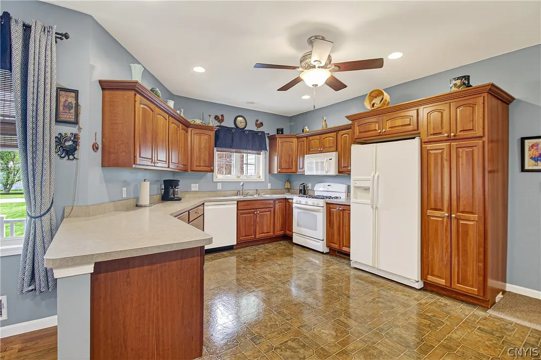7338 Railroad St, Marcy, New York 13469, Marcy, New York 13469, 3 Bedrooms Bedrooms, 10 Rooms Rooms,2 BathroomsBathrooms,Residential,For Sale,7338 Railroad St, Marcy, New York 13469,0,S1680790
