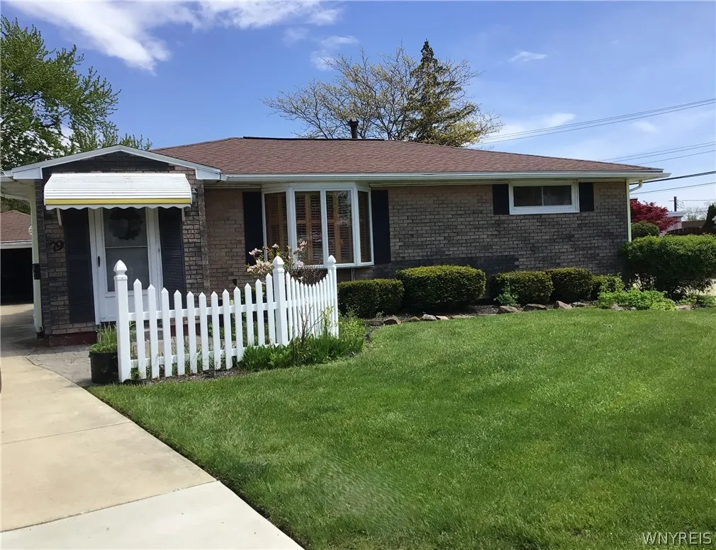 79 Winkler Drive, Tonawanda, New York 14150, Tonawanda, New York 14150, 4 Bedrooms Bedrooms, 9 Rooms Rooms,2 BathroomsBathrooms,Residential,For Sale,79 Winkler Drive, Tonawanda, New York 14150,0,B1682515