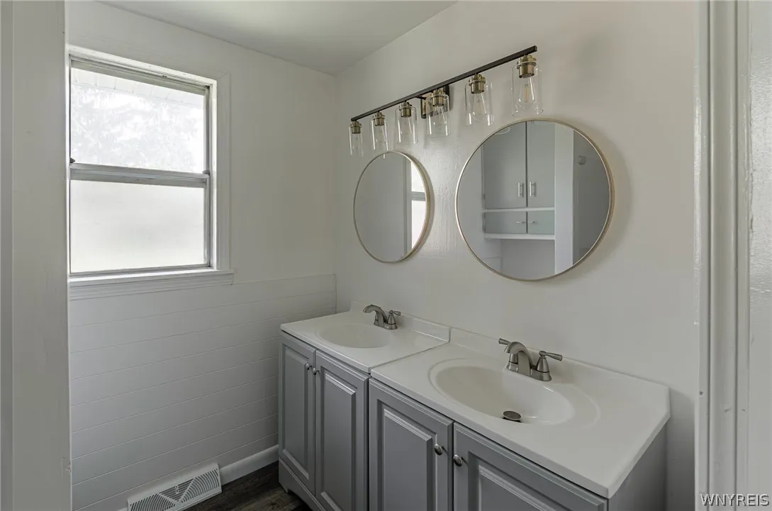 148 Cramer Street, North Tonawanda, New York 14120, North Tonawanda, New York 14120, 3 Bedrooms Bedrooms, 5 Rooms Rooms,1 BathroomBathrooms,Residential,For Sale,148 Cramer Street, North Tonawanda, New York 14120,0,B1682638