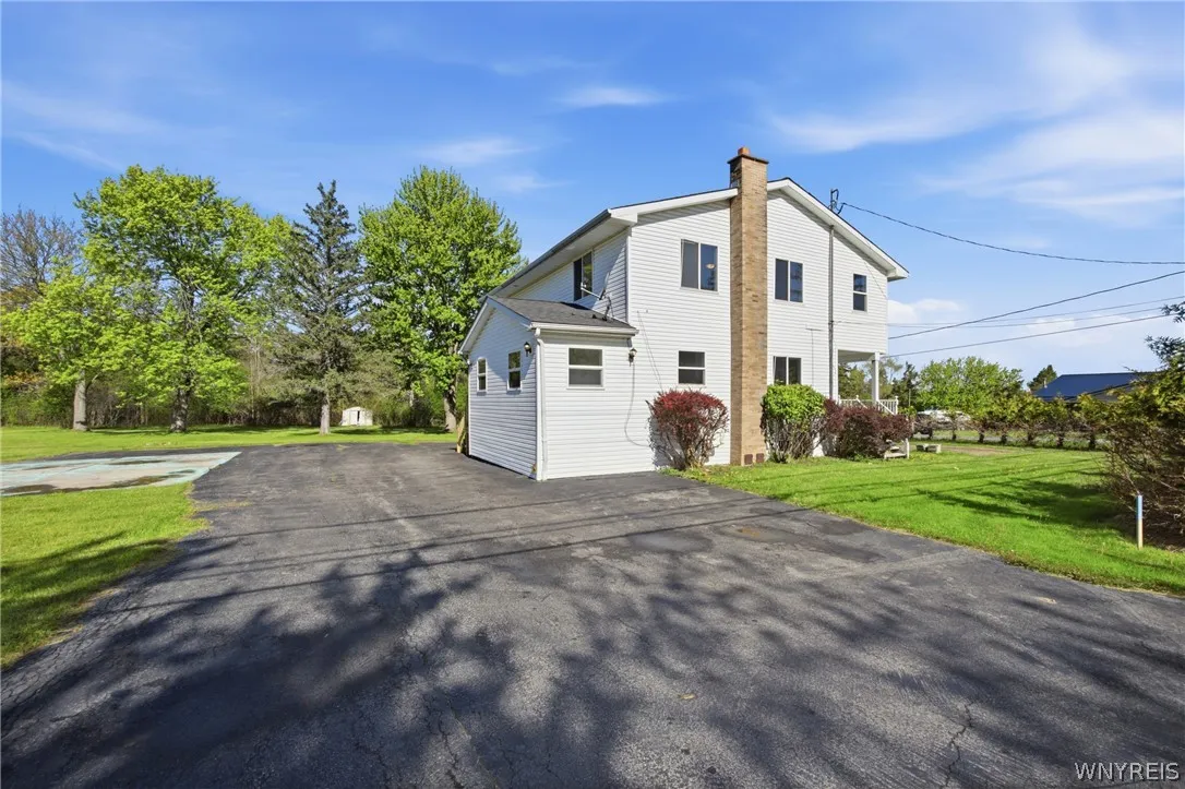 Driveway / Parking