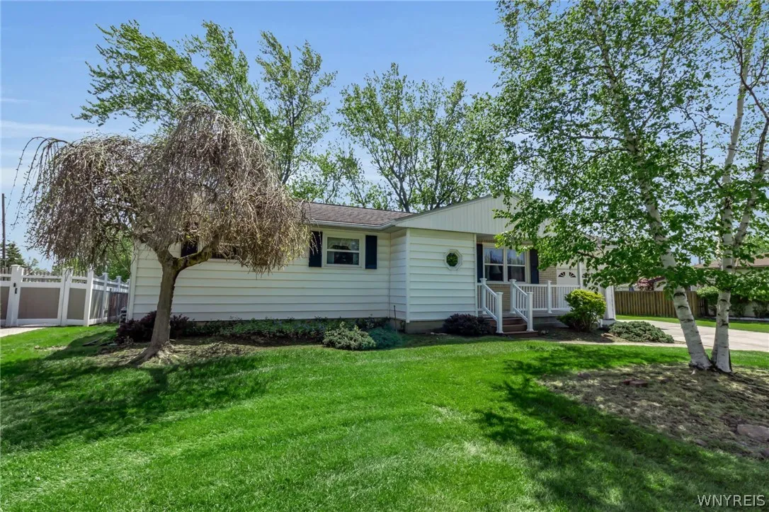 291 Carriage Park, West Seneca, New York 14224, West Seneca, New York 14224, 3 Bedrooms Bedrooms, 7 Rooms Rooms,1 BathroomBathrooms,Residential,For Sale,291 Carriage Park, West Seneca, New York 14224,0,B1682981
