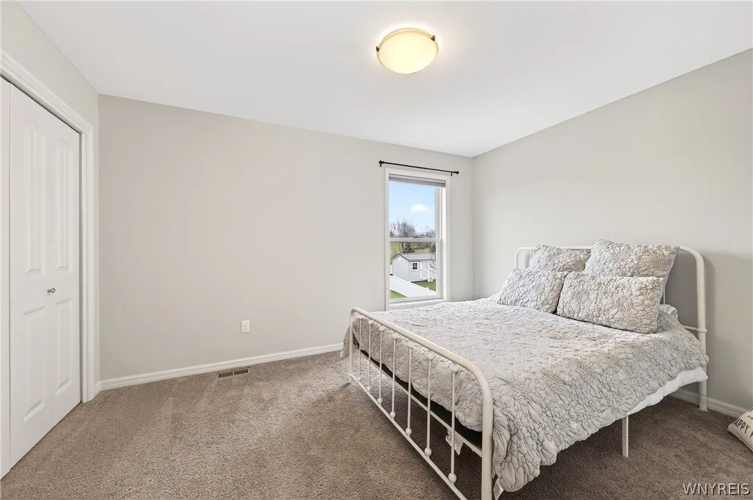 17 Knoche Way, Orchard Park, New York 14127, Orchard Park, New York 14127, 4 Bedrooms Bedrooms, 13 Rooms Rooms,2 BathroomsBathrooms,Residential Lease,For Rent,17 Knoche Way, Orchard Park, New York 14127,0,B1682970