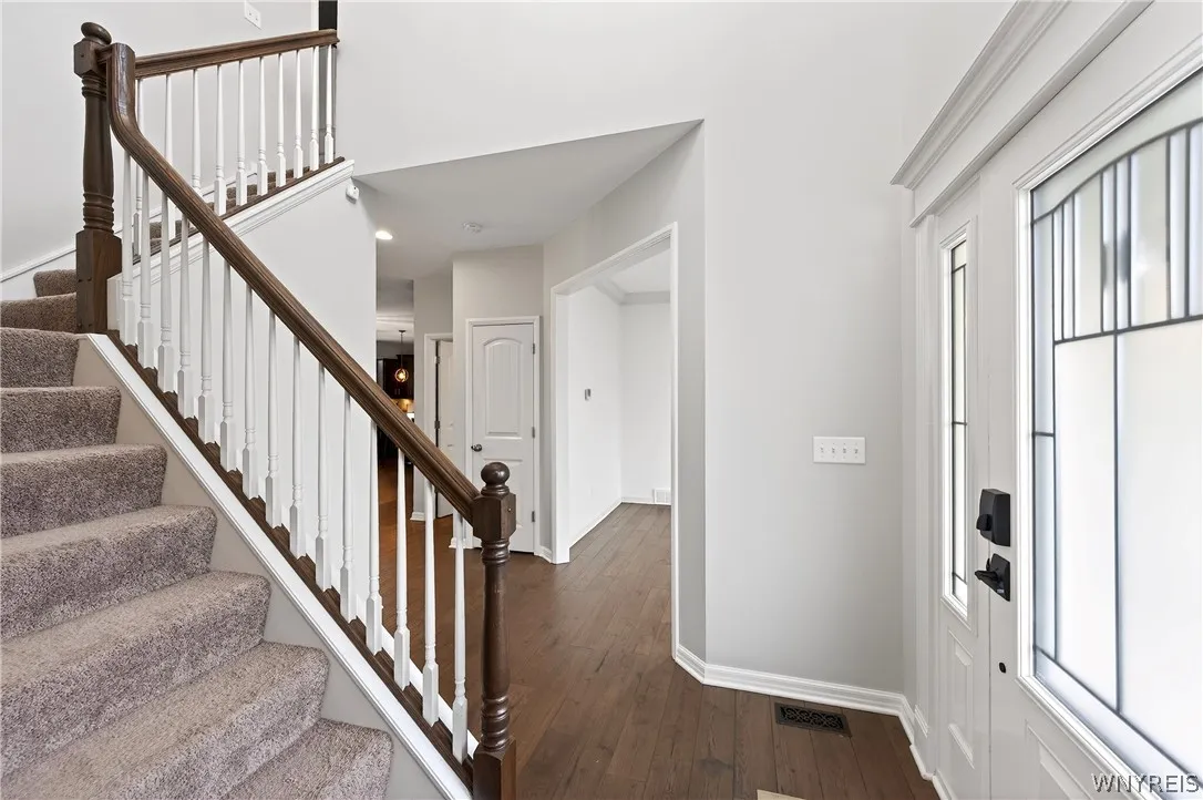 17 Knoche Way, Orchard Park, New York 14127, Orchard Park, New York 14127, 4 Bedrooms Bedrooms, 13 Rooms Rooms,2 BathroomsBathrooms,Residential Lease,For Rent,17 Knoche Way, Orchard Park, New York 14127,0,B1682970