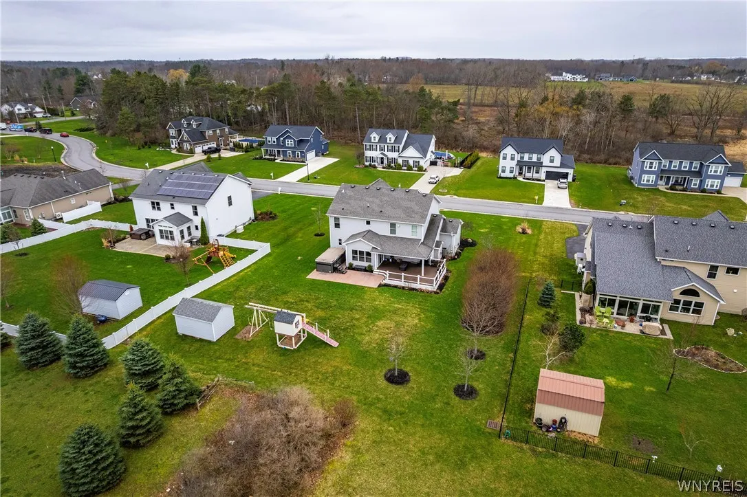 17 Knoche Way, Orchard Park, New York 14127, Orchard Park, New York 14127, 4 Bedrooms Bedrooms, 13 Rooms Rooms,2 BathroomsBathrooms,Residential Lease,For Rent,17 Knoche Way, Orchard Park, New York 14127,0,B1682970