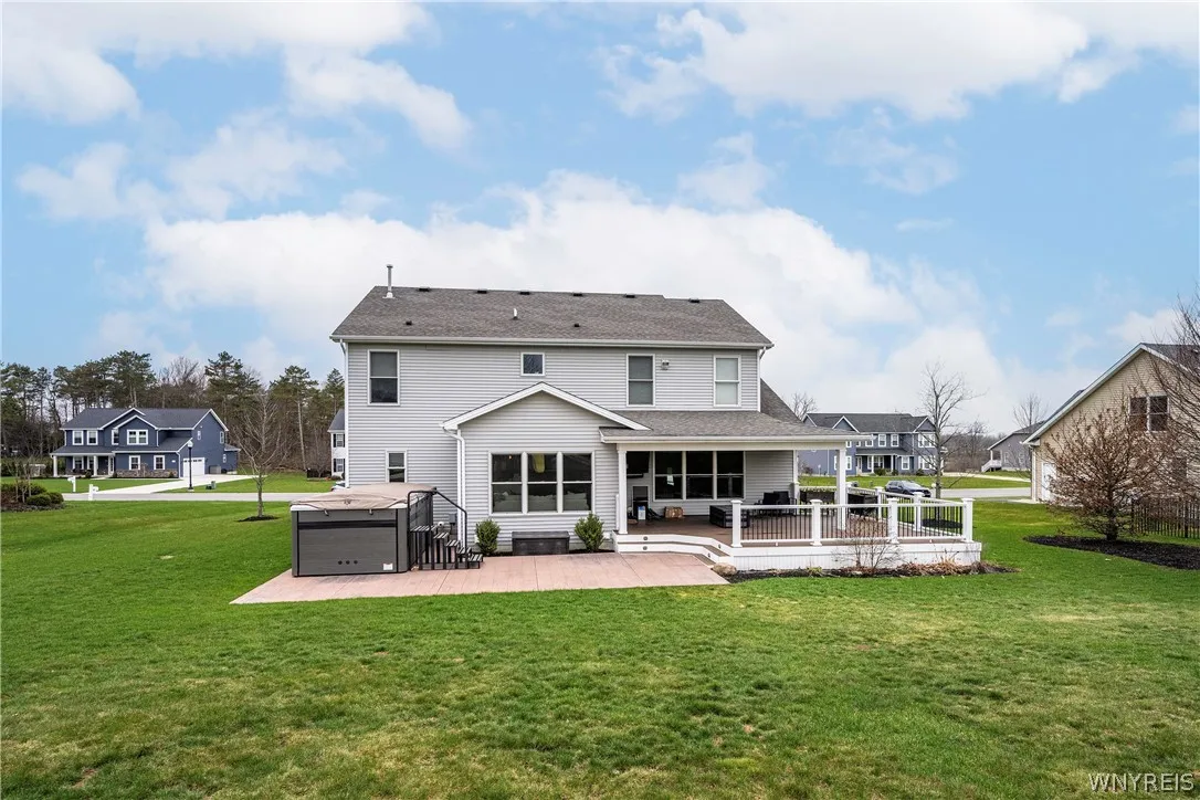 17 Knoche Way, Orchard Park, New York 14127, Orchard Park, New York 14127, 4 Bedrooms Bedrooms, 13 Rooms Rooms,2 BathroomsBathrooms,Residential Lease,For Rent,17 Knoche Way, Orchard Park, New York 14127,0,B1682970