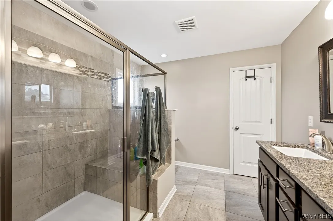 17 Knoche Way, Orchard Park, New York 14127, Orchard Park, New York 14127, 4 Bedrooms Bedrooms, 13 Rooms Rooms,2 BathroomsBathrooms,Residential Lease,For Rent,17 Knoche Way, Orchard Park, New York 14127,0,B1682970