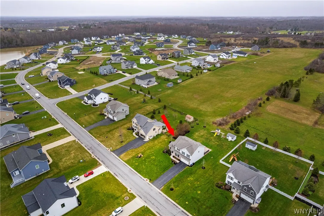 17 Knoche Way, Orchard Park, New York 14127, Orchard Park, New York 14127, 4 Bedrooms Bedrooms, 13 Rooms Rooms,2 BathroomsBathrooms,Residential Lease,For Rent,17 Knoche Way, Orchard Park, New York 14127,0,B1682970