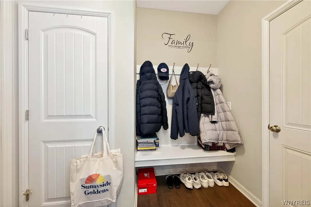 17 Knoche Way, Orchard Park, New York 14127, Orchard Park, New York 14127, 4 Bedrooms Bedrooms, 13 Rooms Rooms,2 BathroomsBathrooms,Residential Lease,For Rent,17 Knoche Way, Orchard Park, New York 14127,0,B1682970